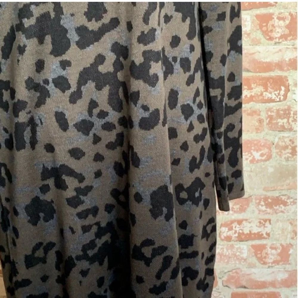 JOHN + JENN EVEREVE LEOPARD PRINT SWEATERDRESS SIZE MEDIUM - Picture 9 of 10